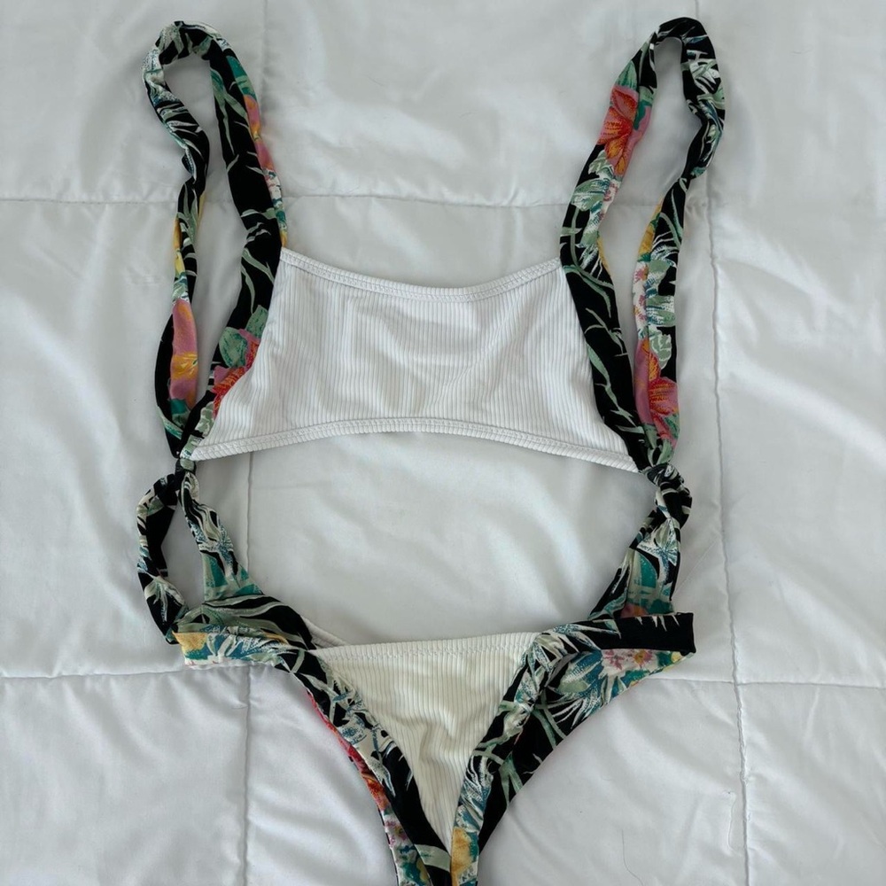 Floral Print Swimsuit with White Ribbed Detail